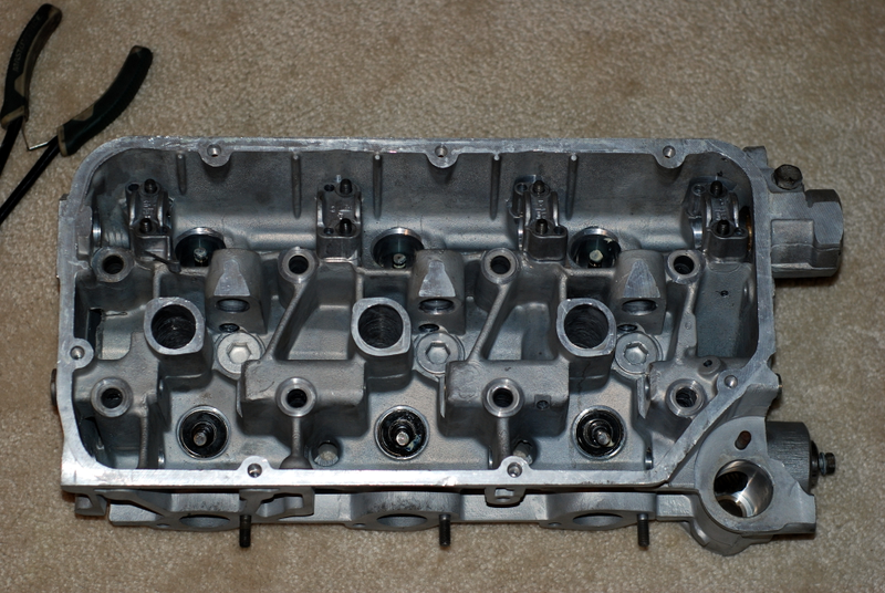 Illustration for article titled Valve springs installed!